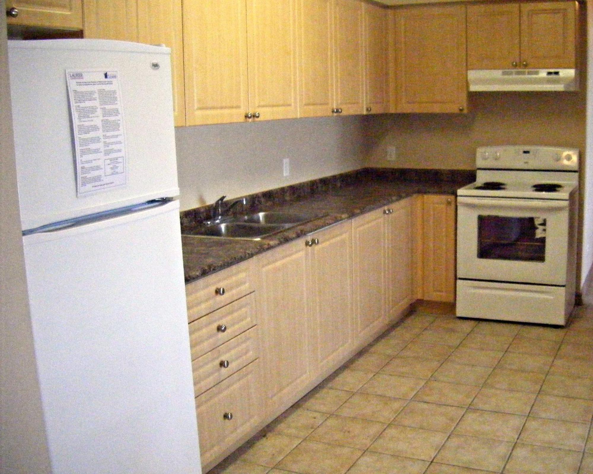 Hotel Laurier - Apartment Style Residence Ватерлоо Экстерьер фото